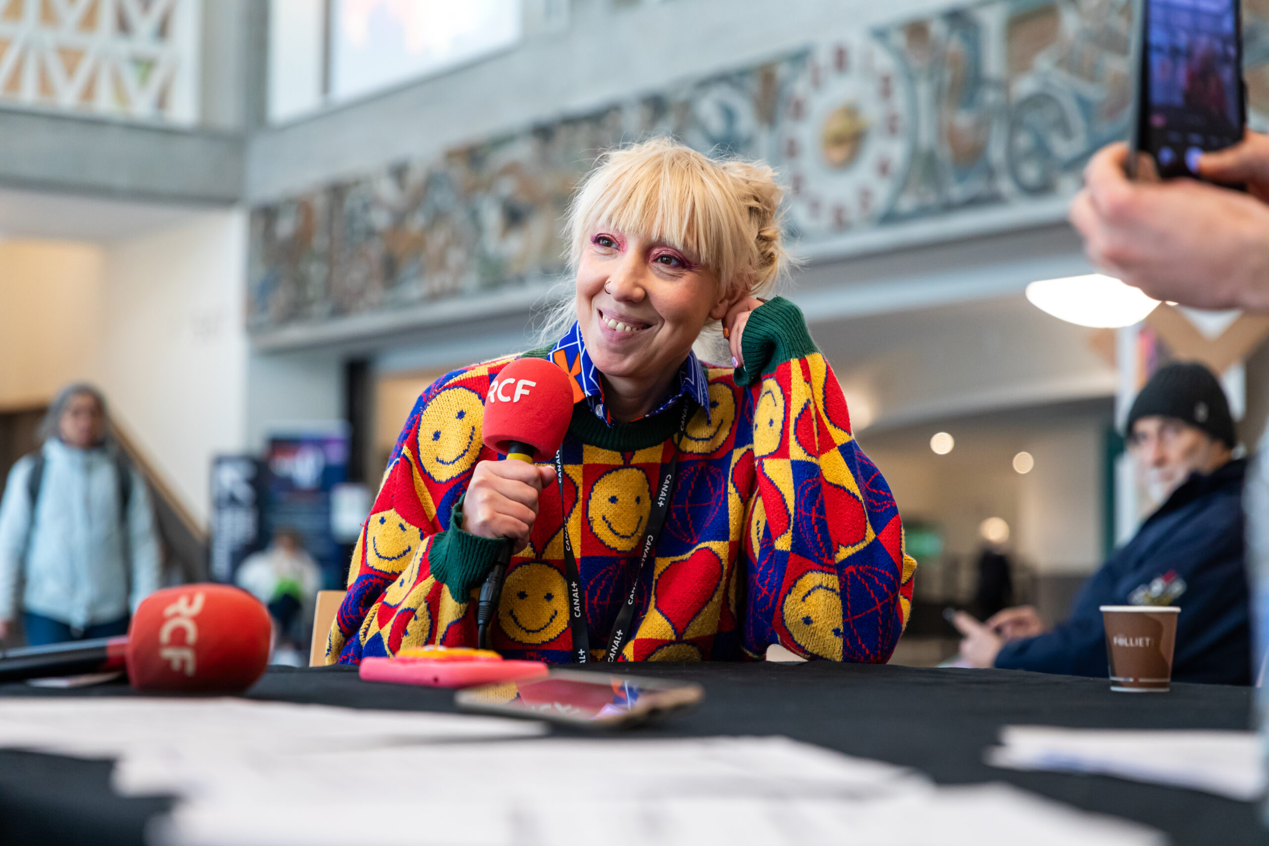 © Le Court - Emma Da Silva-2025-Comédie-Hall-émission-RCF-interview-presse-radio-DIPS-FAKE-Anne-HOREL-8HD